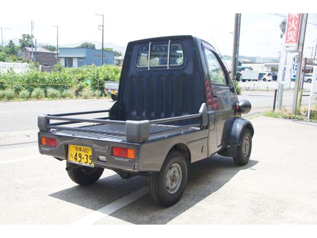 Daihatsu Midget II 8