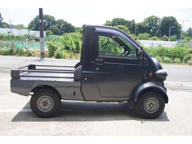 Daihatsu Midget II 9