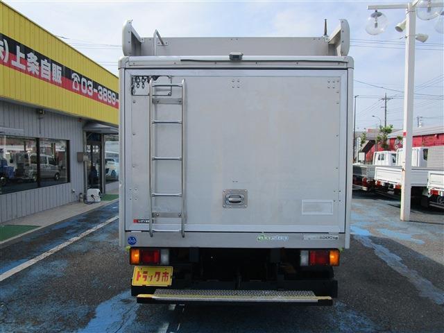 Isuzu Elf 4
