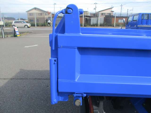 Isuzu Elf 12