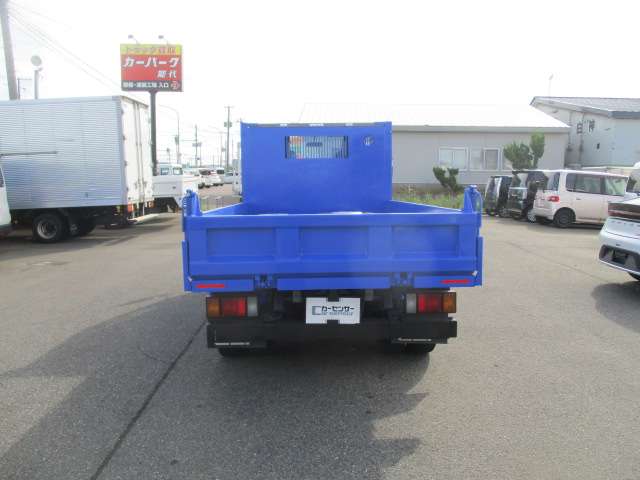 Isuzu Elf 6