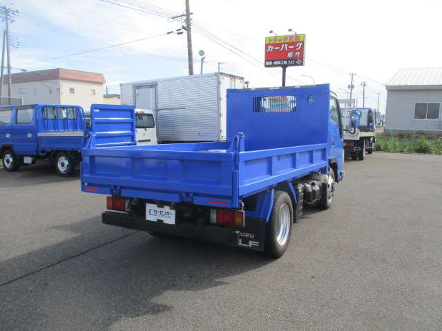 Isuzu Elf 7