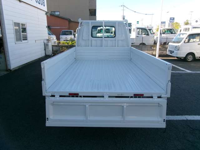Mazda Bongo Truck 3