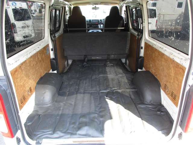 Toyota Regius Ace 12