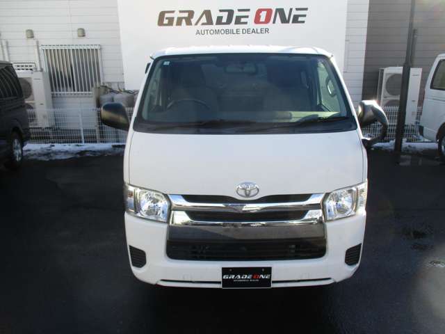 Toyota Regius Ace 3