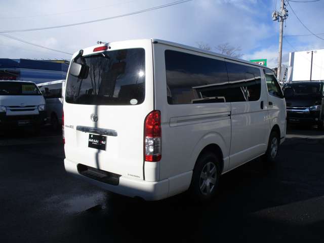 Toyota Regius Ace 6