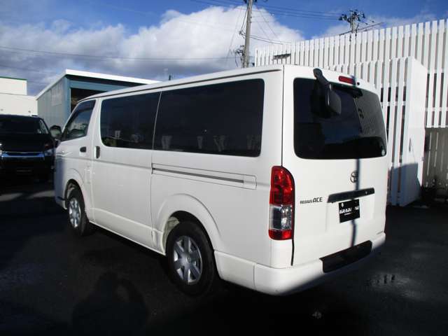 Toyota Regius Ace 8