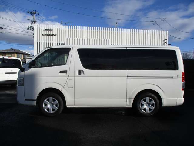 Toyota Regius Ace 9