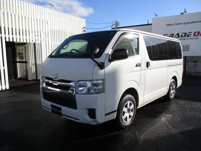 Toyota Regius Ace 10