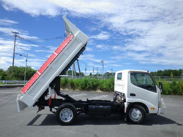 Hino Dutro 12
