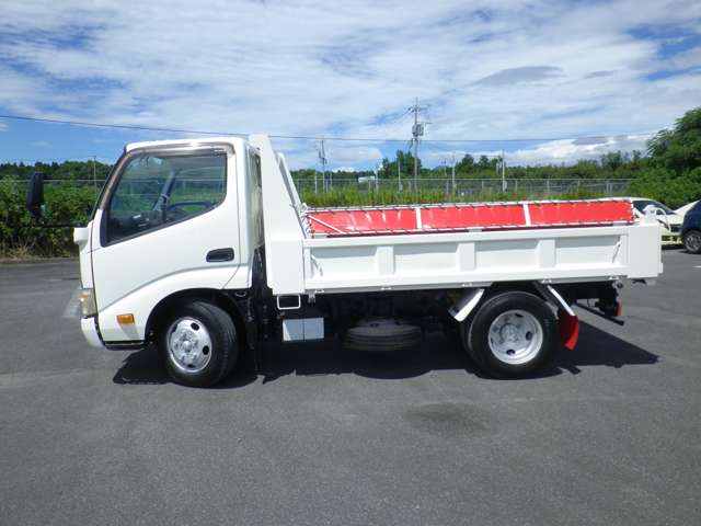 Hino Dutro 2