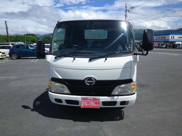 Hino Dutro 3