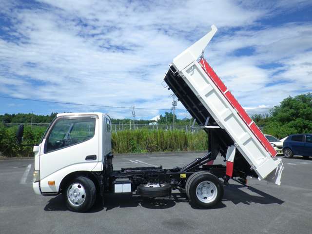 Hino Dutro 6