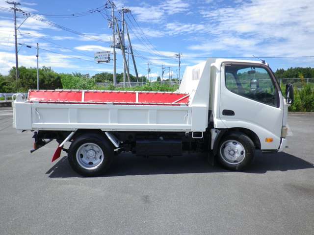 Hino Dutro 8