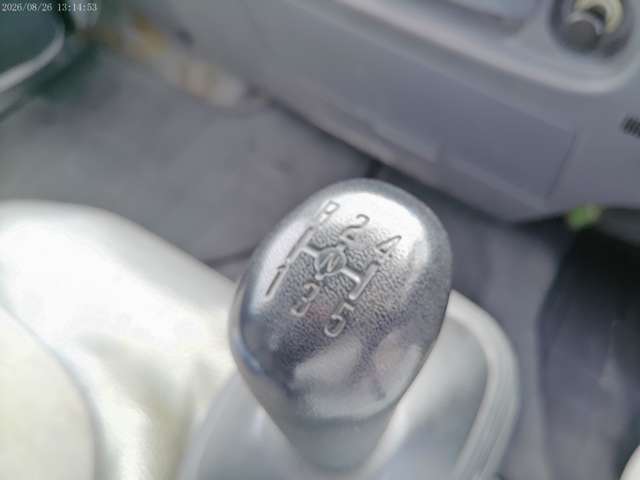 Isuzu Elf 7