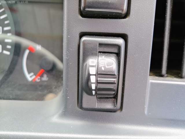 Isuzu Elf 10