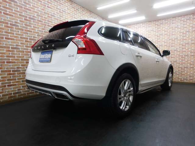 Volvo V60 Cross Country 4
