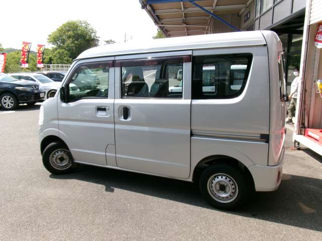 Mitsubishi Minicab Van 3