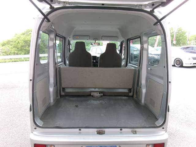 Mitsubishi Minicab Van 4