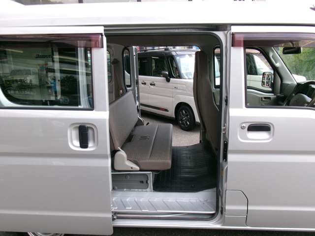 Mitsubishi Minicab Van 7