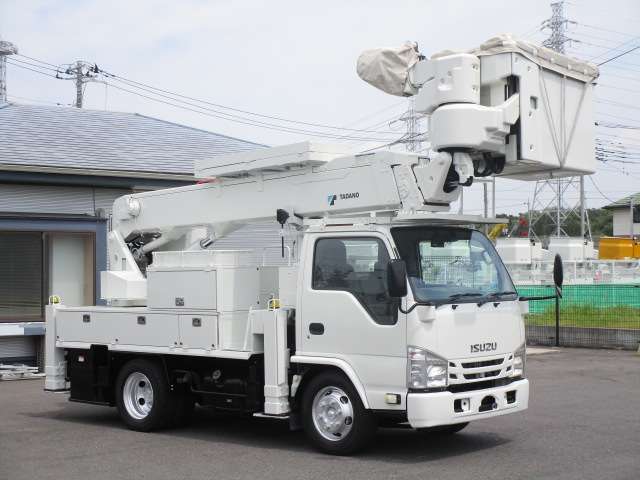 Isuzu Elf 2