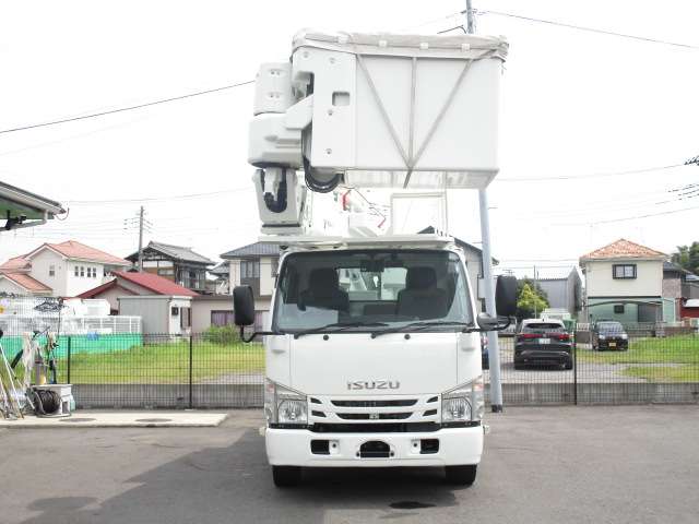 Isuzu Elf 7