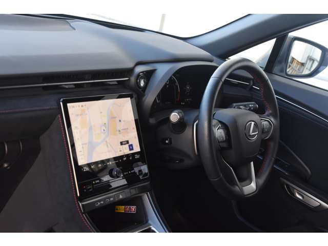 Lexus LBX 12