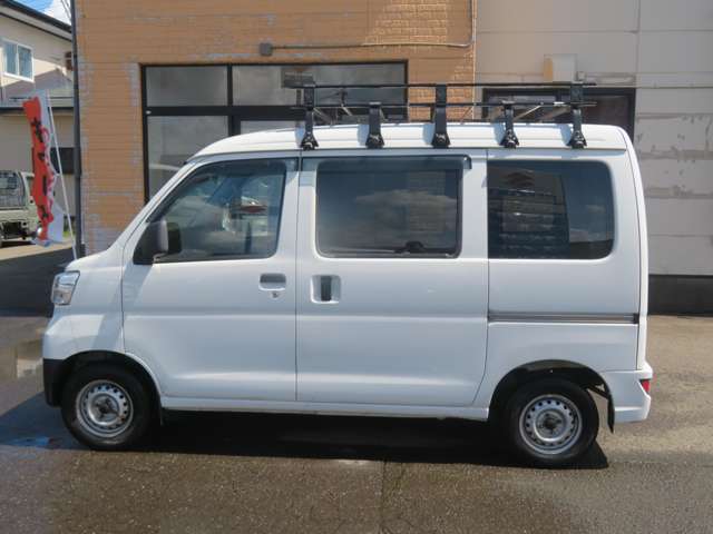 Daihatsu Hijet Cargo 4