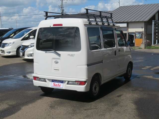 Daihatsu Hijet Cargo 7