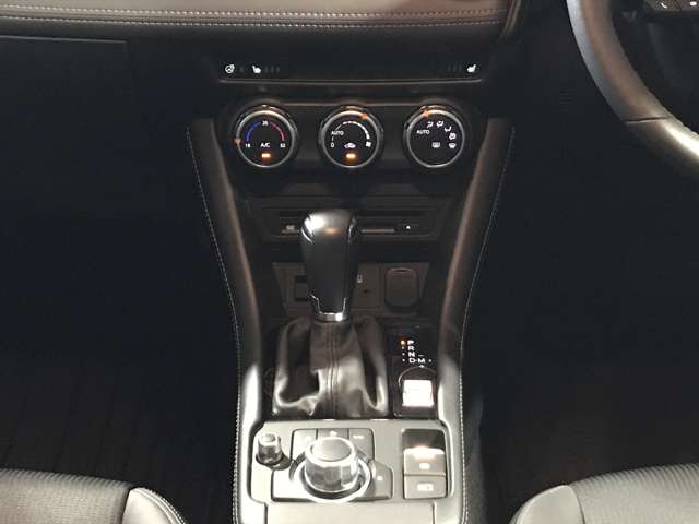 Mazda CX-3 12