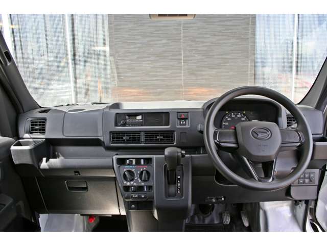 Daihatsu Hijet Cargo 4