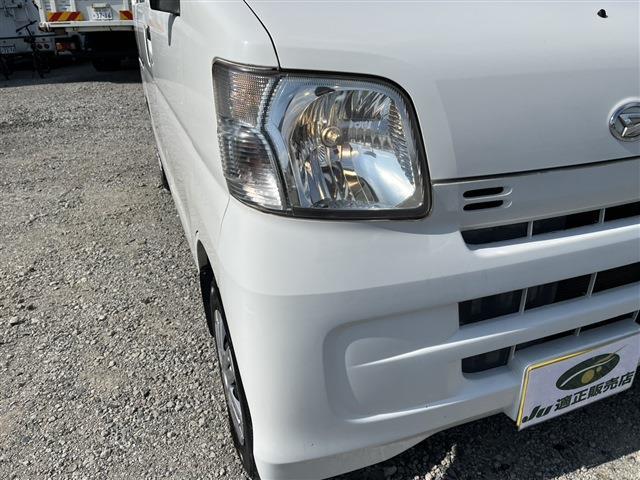 Daihatsu Hijet Cargo 12