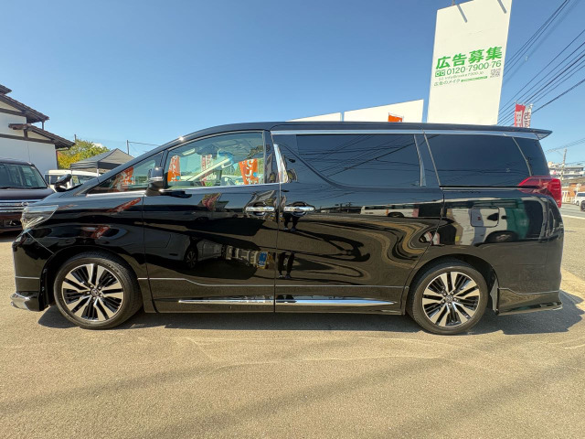 Toyota Alphard 6