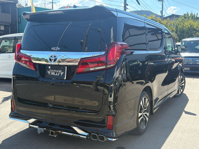 Toyota Alphard 9