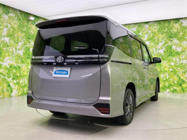 Toyota Voxy 6