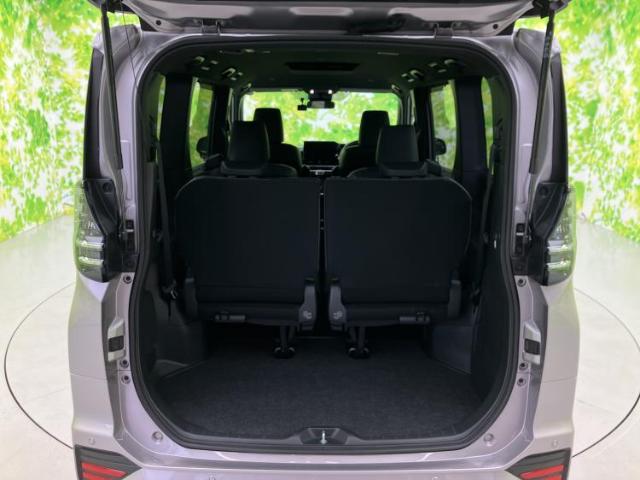 Toyota Voxy 10