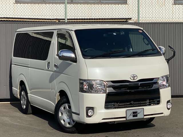Toyota Hiace Van 3