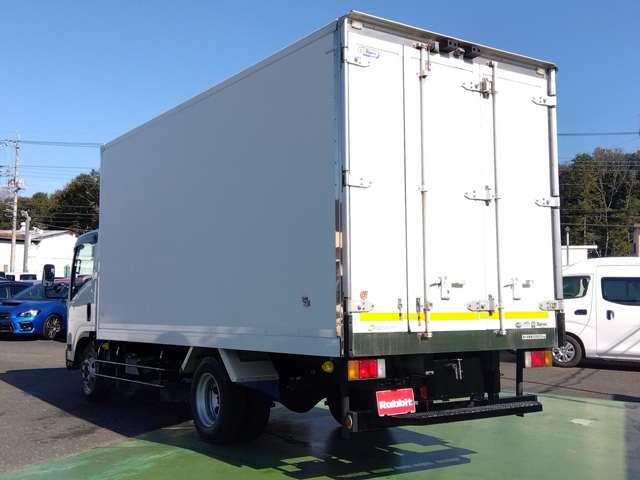 Isuzu Elf 6