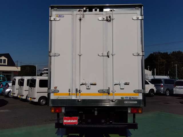Isuzu Elf 7