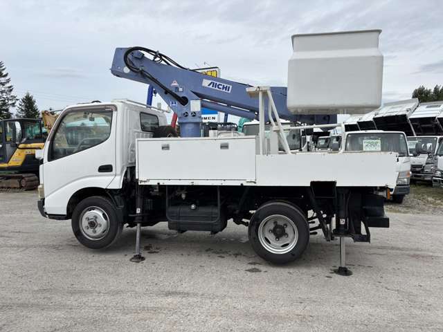 Hino Dutro 11