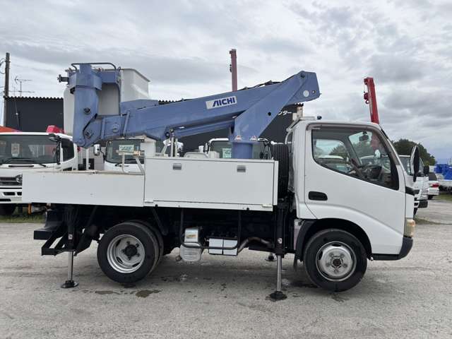 Hino Dutro 7