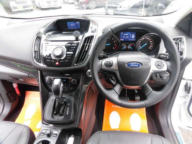 Ford クーガ 8