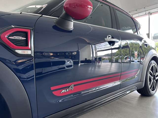 MINI Crossover 10