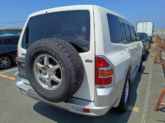 Mitsubishi Pajero 5