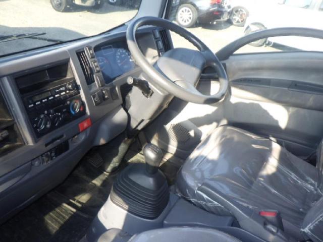 Isuzu Elf 6