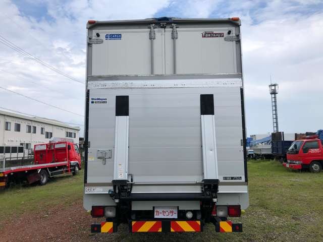 Isuzu Forward 12