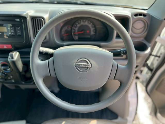 Nissan NV100 Clipper 11