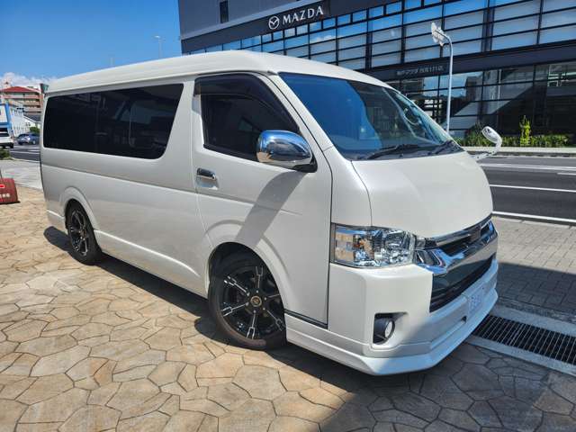 Toyota Hiace 9