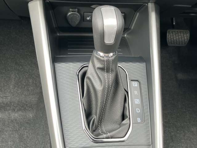 Daihatsu Rocky 10