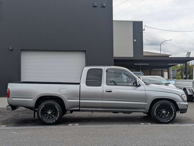 Toyota Hilux 11